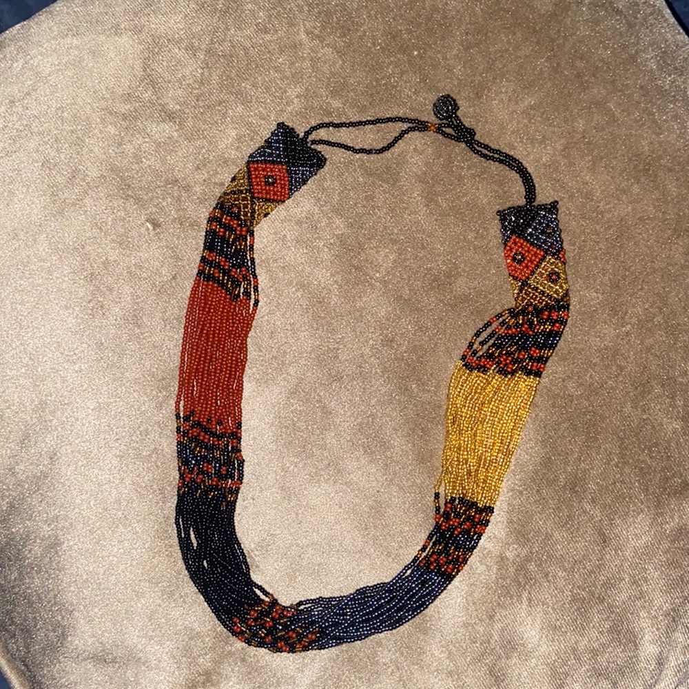 Beaded necklace - Picture 1 of 2